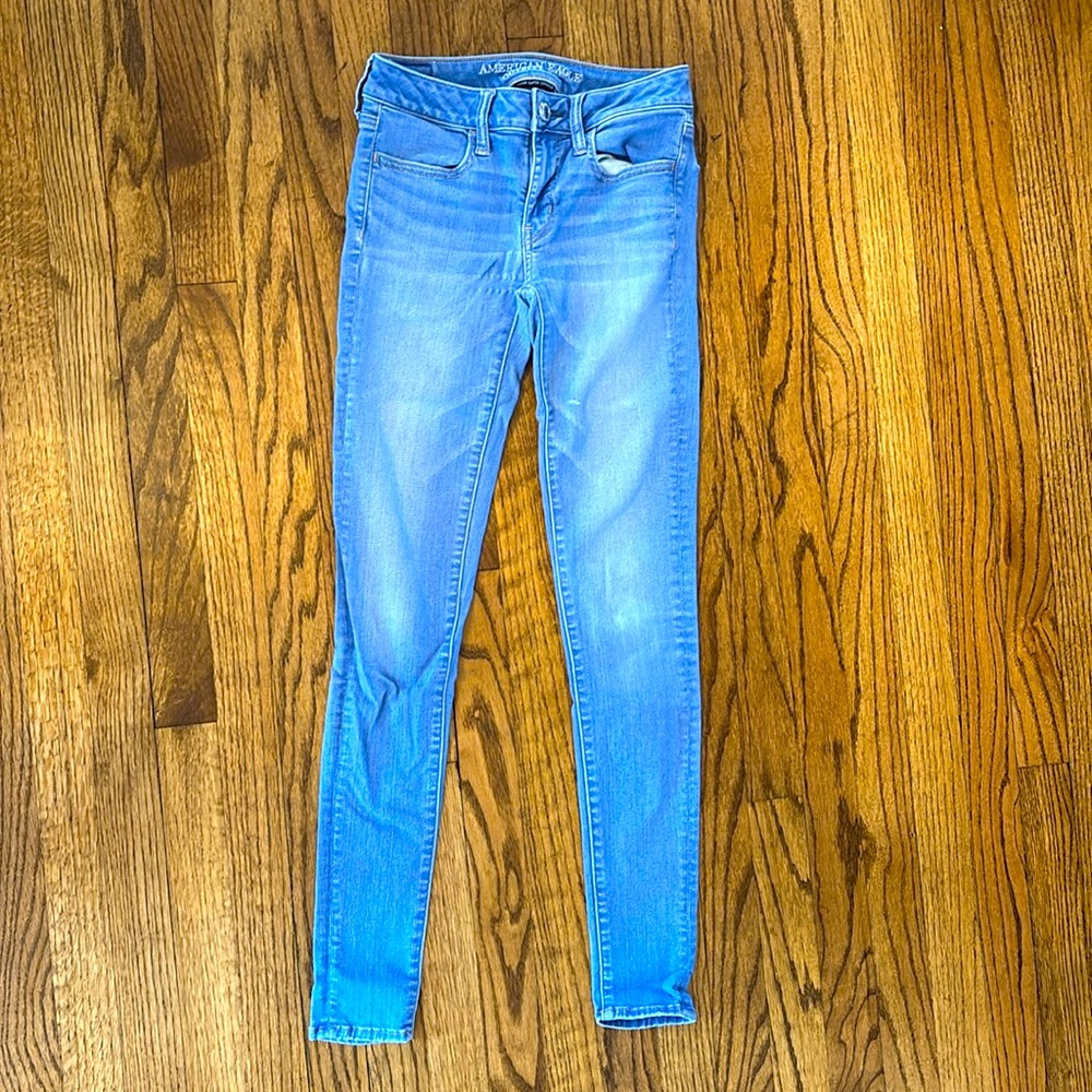 Light Wash Jegging Jeans - American Eagle - 2 LONG